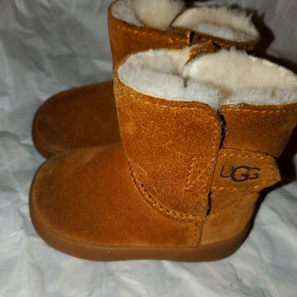 Infant uggs